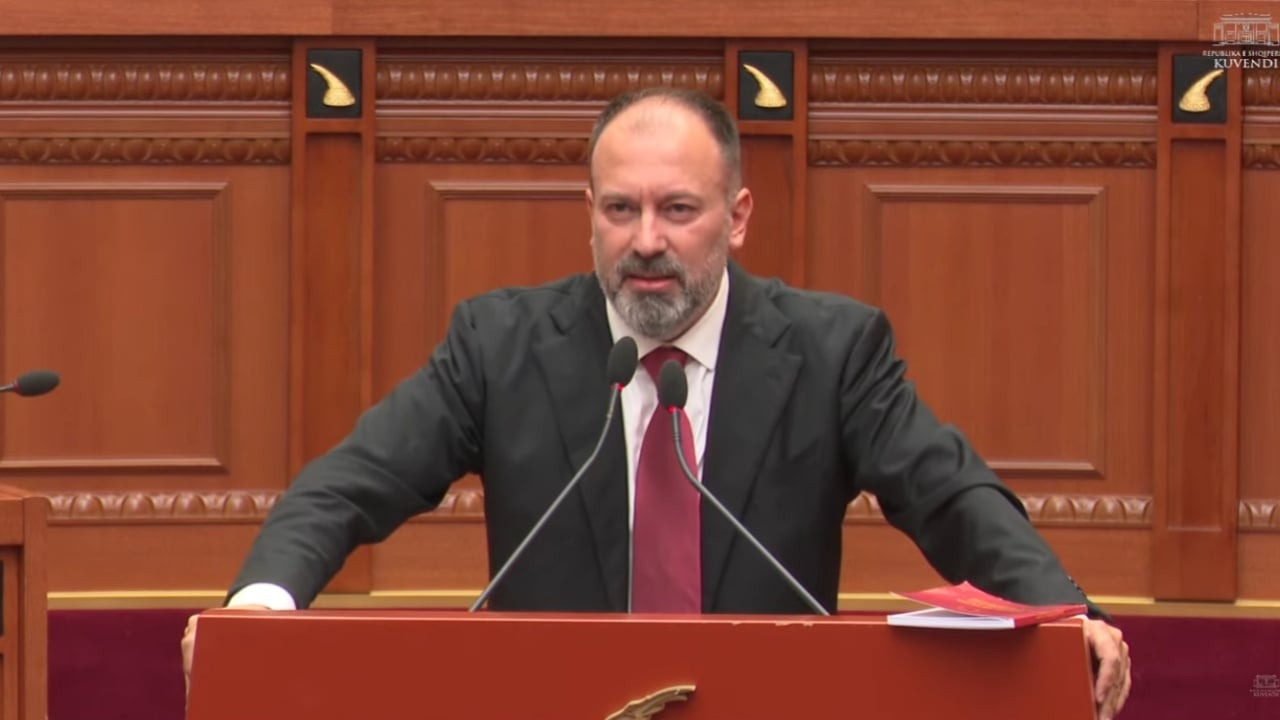 Mazniku përplaset me opozitën për reformën territoriale: “U dogj 41% e mandatit”