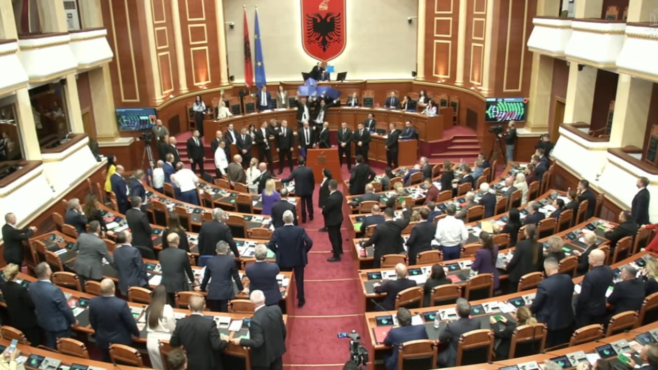 Kuvendi miraton hartën e re territoriale: 28 bashki shkrihen, ja si ndryshon vendi