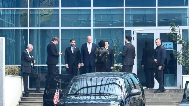Senatorët amerikanë në Tiranë: takime me SPAK, Begajn dhe opozitën, jashtë Berisha