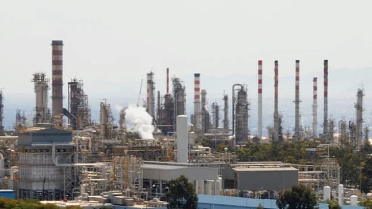 Shpërthim në rafinerinë “Motor Oil” në Greqi, humb jetën një shqiptar, një tjetër në gjendje kritike