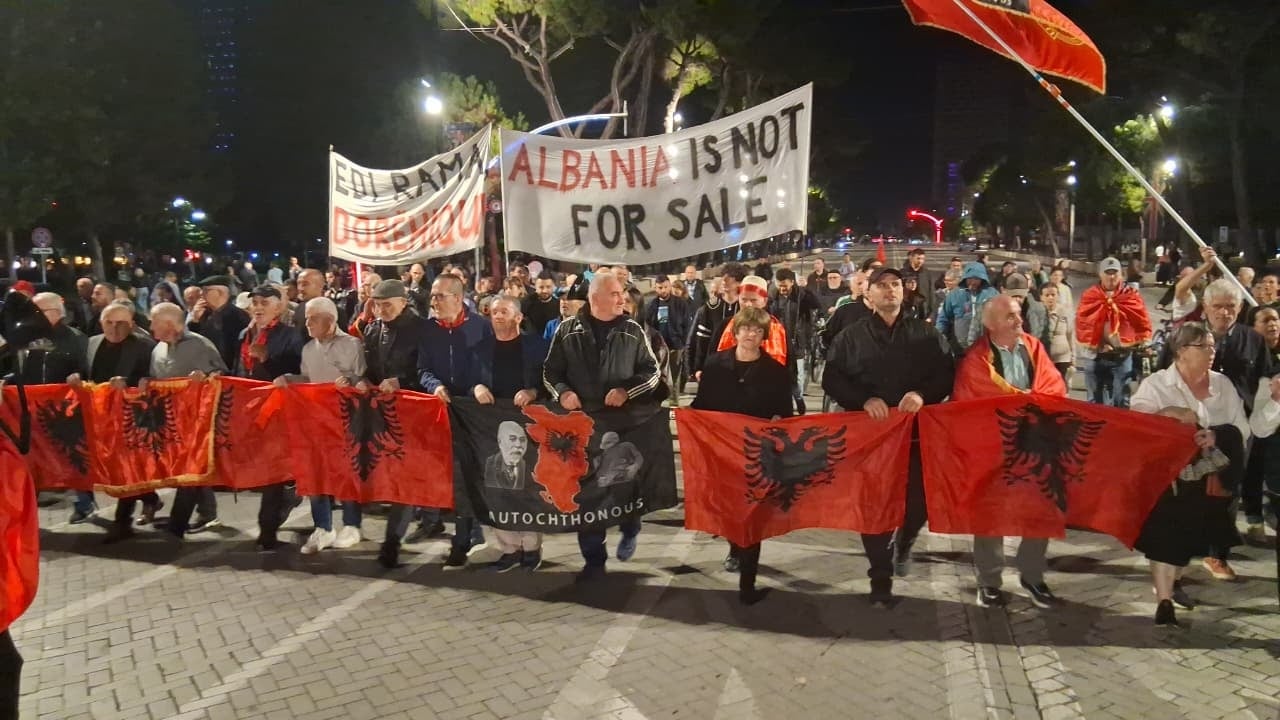 Protesta në Tiranë, thirrje ambasadorit Wendt në ditën e 133-të: “Vetëm të bashkuar”