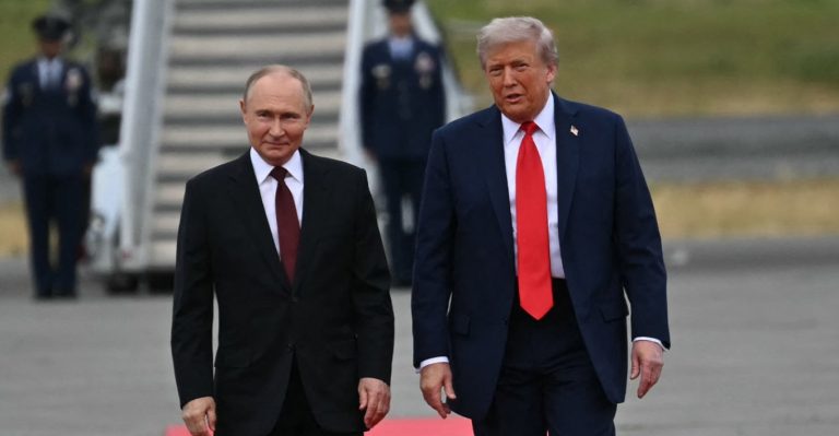Trump lehtëson naftën ruse dhe shton presionin ndaj Zelenskyt për armëpushim