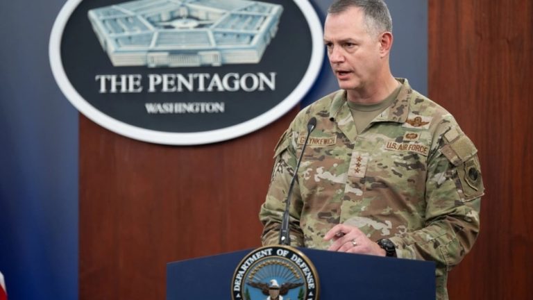 Komandanti i NATO-s paralajmëron Rusinë: “Nuk do të lejojmë asnjë pushtim territori”