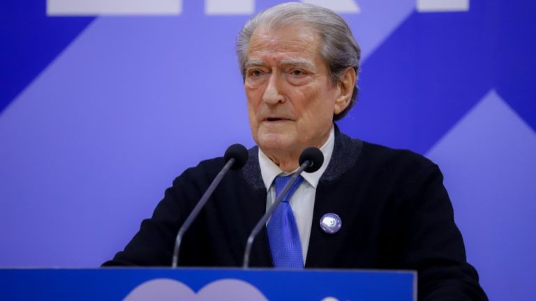 Berisha thërret protestë te Ministria e Arsimit pas përplasjeve me studentët