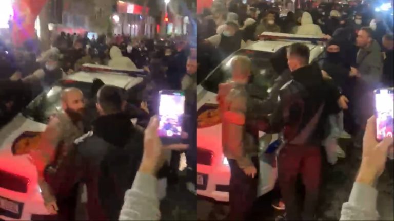 Përshkallëzohet protesta, bllokohet dhe dëmtohet një makinë policie në mes të turmës