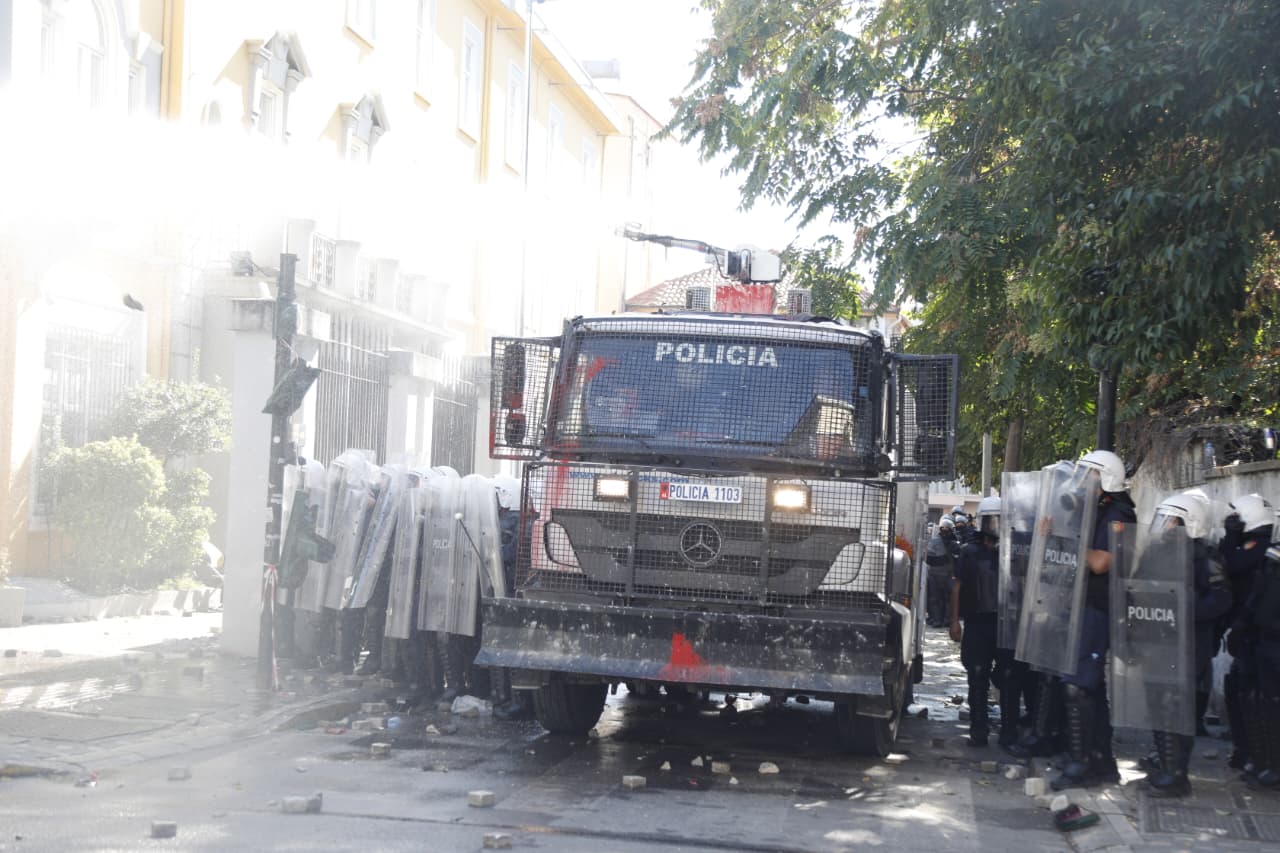 Violence Against Young People at Protest: Two Police Officers Suspended After Videos in Tirana
