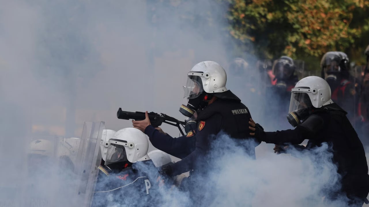 Katër ditë protesta në Tiranë, mediat ndërkombëtare fokus te përplasjet dhe zemërimi ndaj qeverisë