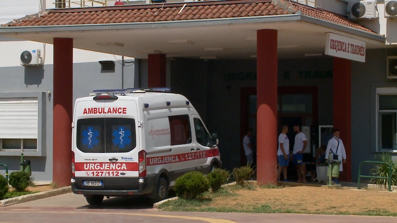 Përplasje në protestën e Tiranës, polici dhe dy të mitur përfundojnë te Trauma