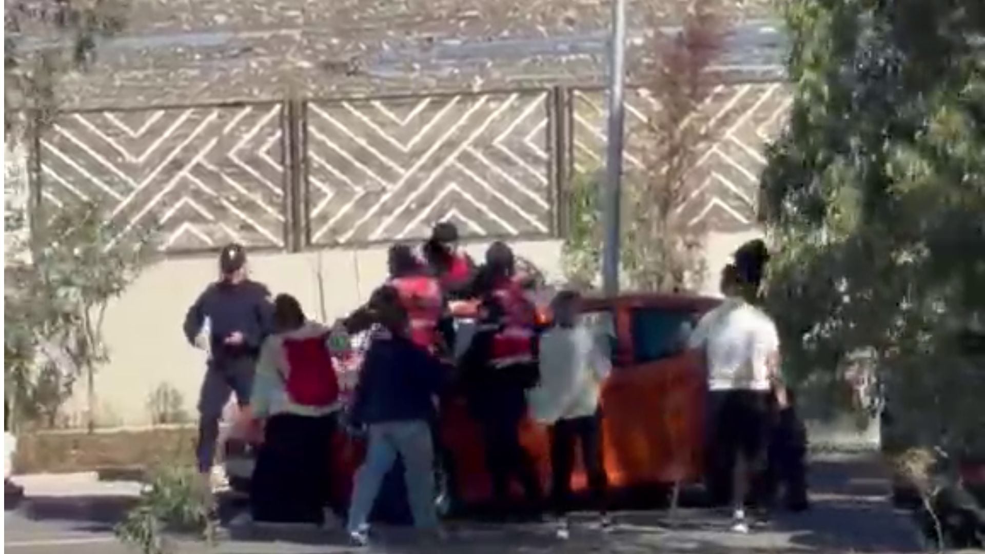 Protesta në Durrës, 27 studentë të shoqëruar pas përplasjes me policinë te universiteti