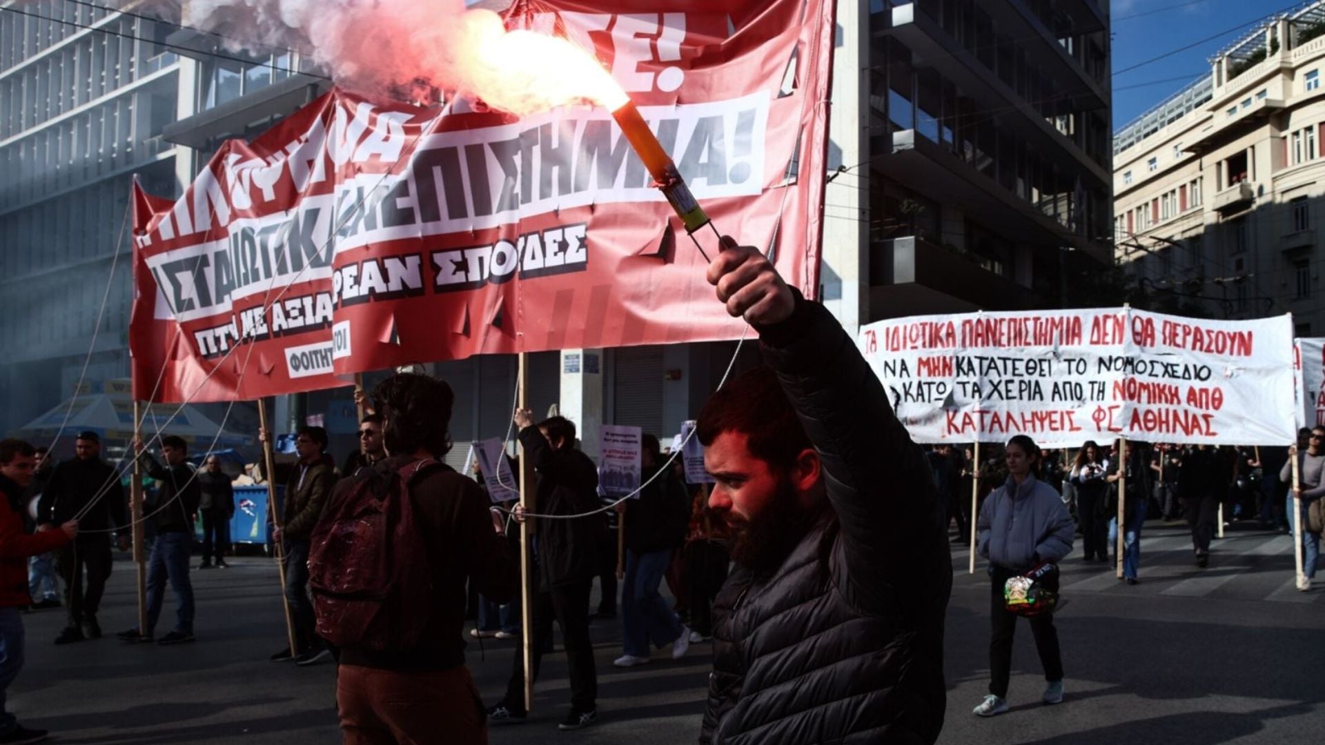 Greqi, arsimi publik del në protestë: mësues, nxënës e studentë paralajmërojnë greva