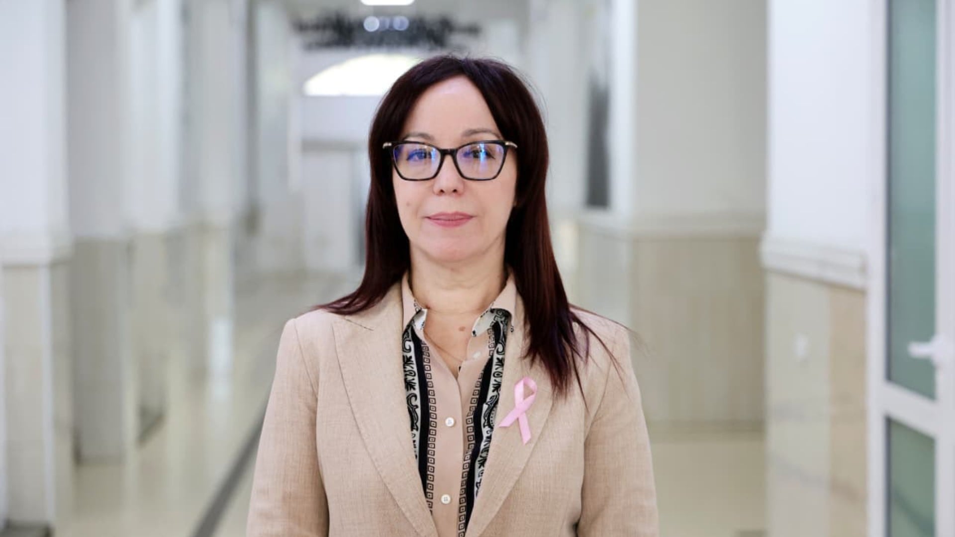 303 të lënduar nga protestat, ministrja Spahiu del me bilancin dhe thirrje për “burime zyrtare”