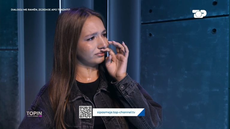 Gjimnazistja shpërthen në lot për arsimin në Shqipëri: “Si nuk ju vjen turp?”