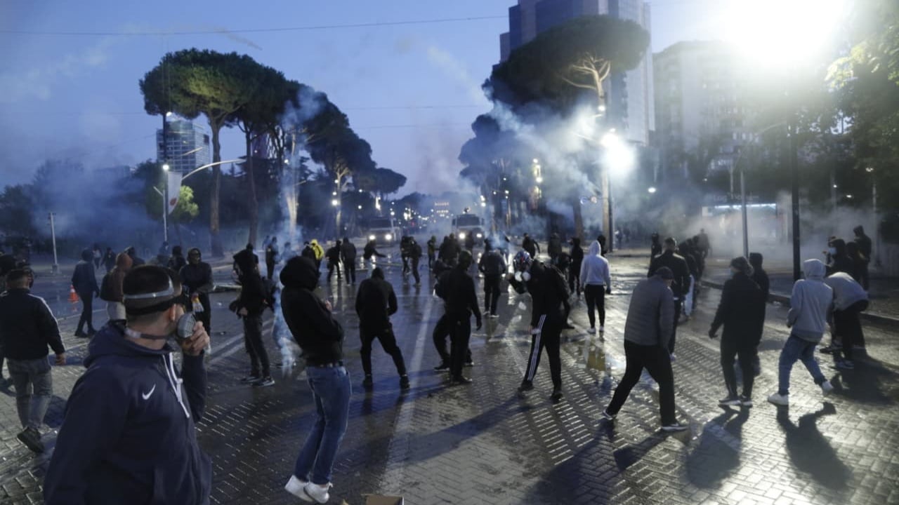 Dhuna në protesta godet edhe fëmijët, sociologia ngre alarmin për ankth e humbje besimi