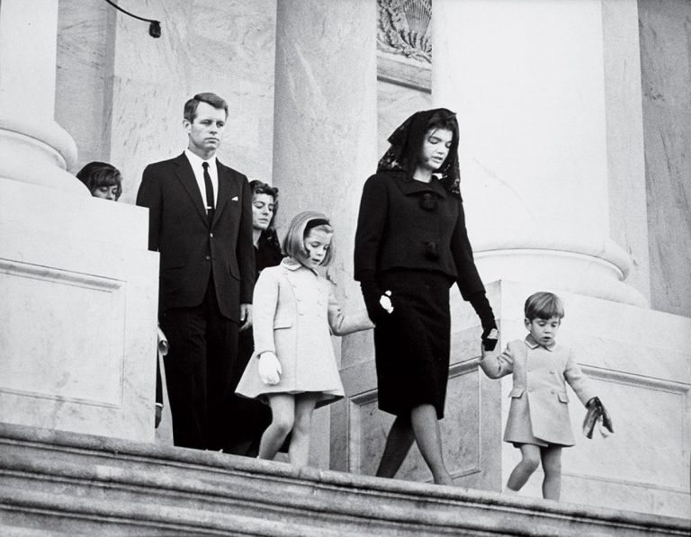 “Mallkimi i Kennedy-ve” rikthehet në qendër pas vdekjes së Kyle Kennedy në SHBA
