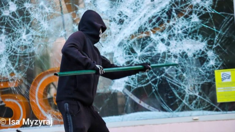 Rama paralajmëron masa të reja pas protestave, nga lista në TIMS te kufizimet për udhëtim