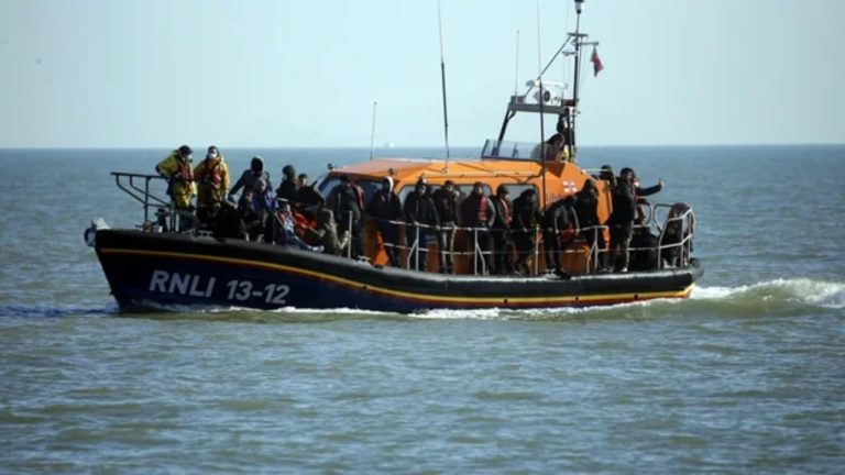 Anglia jep 5 milionë paund për Ballkanin, edhe Shqipëria në paketën kundër emigracionit të paligjshëm