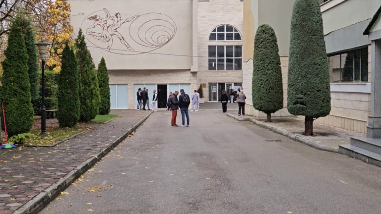 Bojkoti i pedagogëve shtrihet në Shkodër, Korça vijon pa afat; universitetet e tjera në normalitet