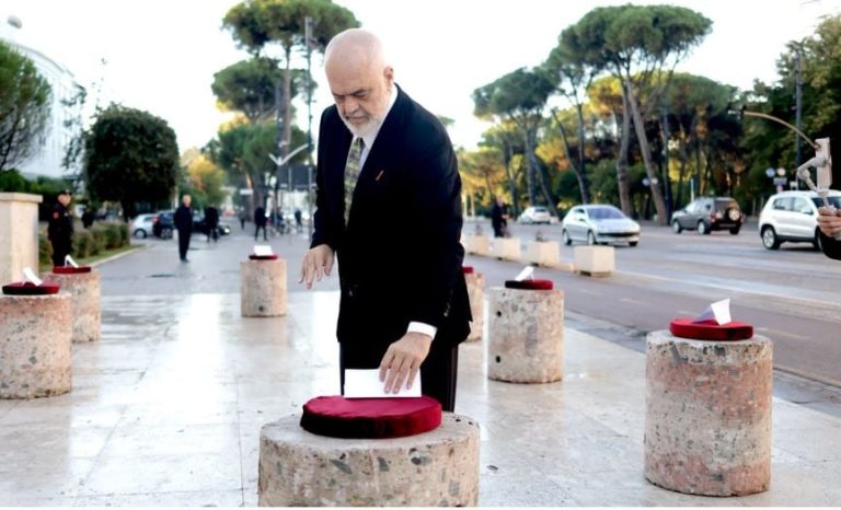 Rama përsërit thirrjen për dialog me studentët dhe paralajmëron përgjegjësi penale