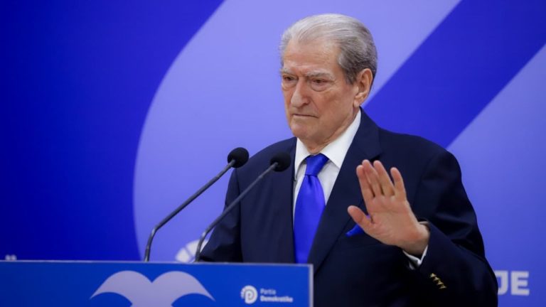 Berisha pas protestës: Policia e nisi dhunën, PD paralajmëron listë me emra dhe foto