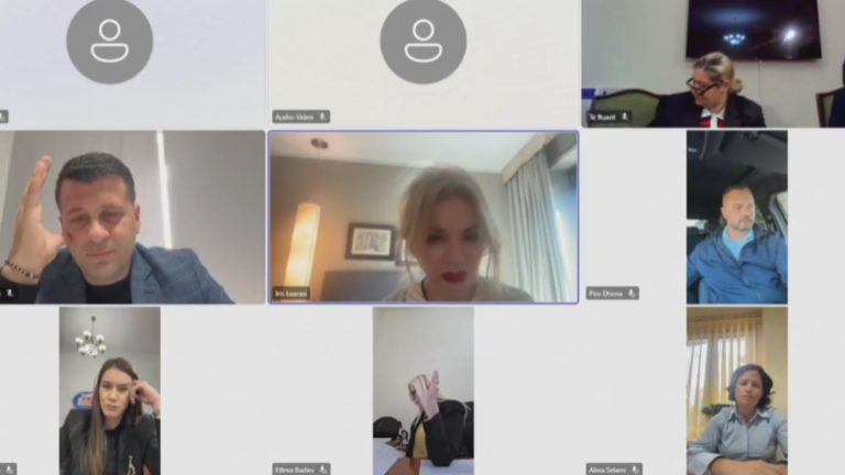 Mbledhje online në Kuvend: deputetët e PS votojnë nga shtëpia, zyra dhe makina