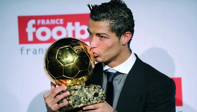 Cristiano Ronaldo merr çmimin B.O.A.T., por nuk është “Topi i Artë”: çfarë përfaqëson vlerësimi
