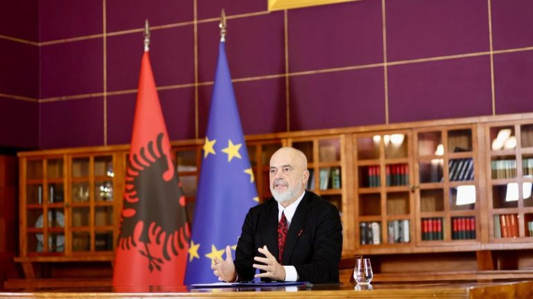 Rama fton studentët në dialog dhe premton bursa 25 mijë lekë, kredi 0% e punësim
