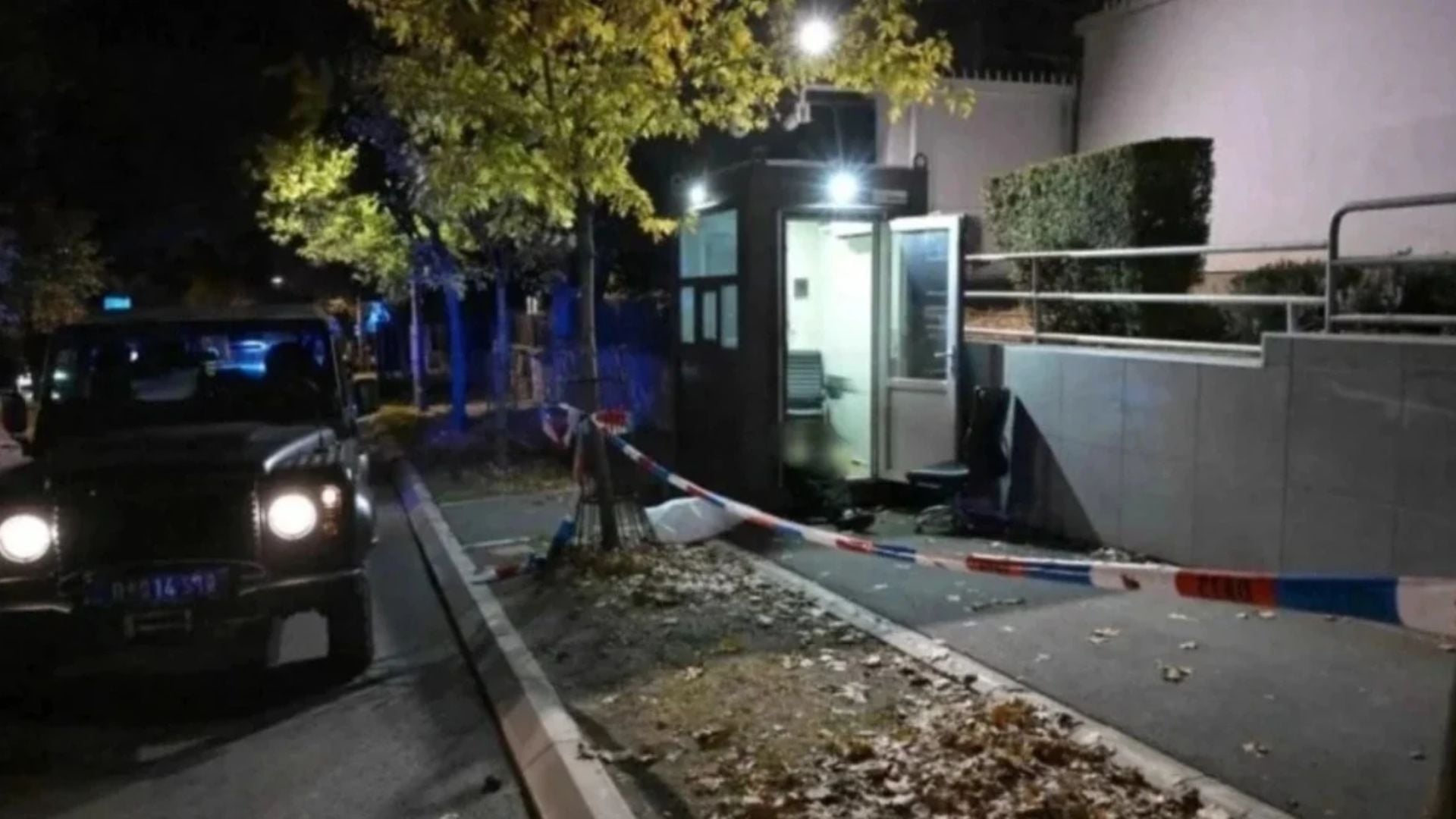 Sulm me thikë pranë ambasadës izraelite në Beograd, i mituri vritet nga roja