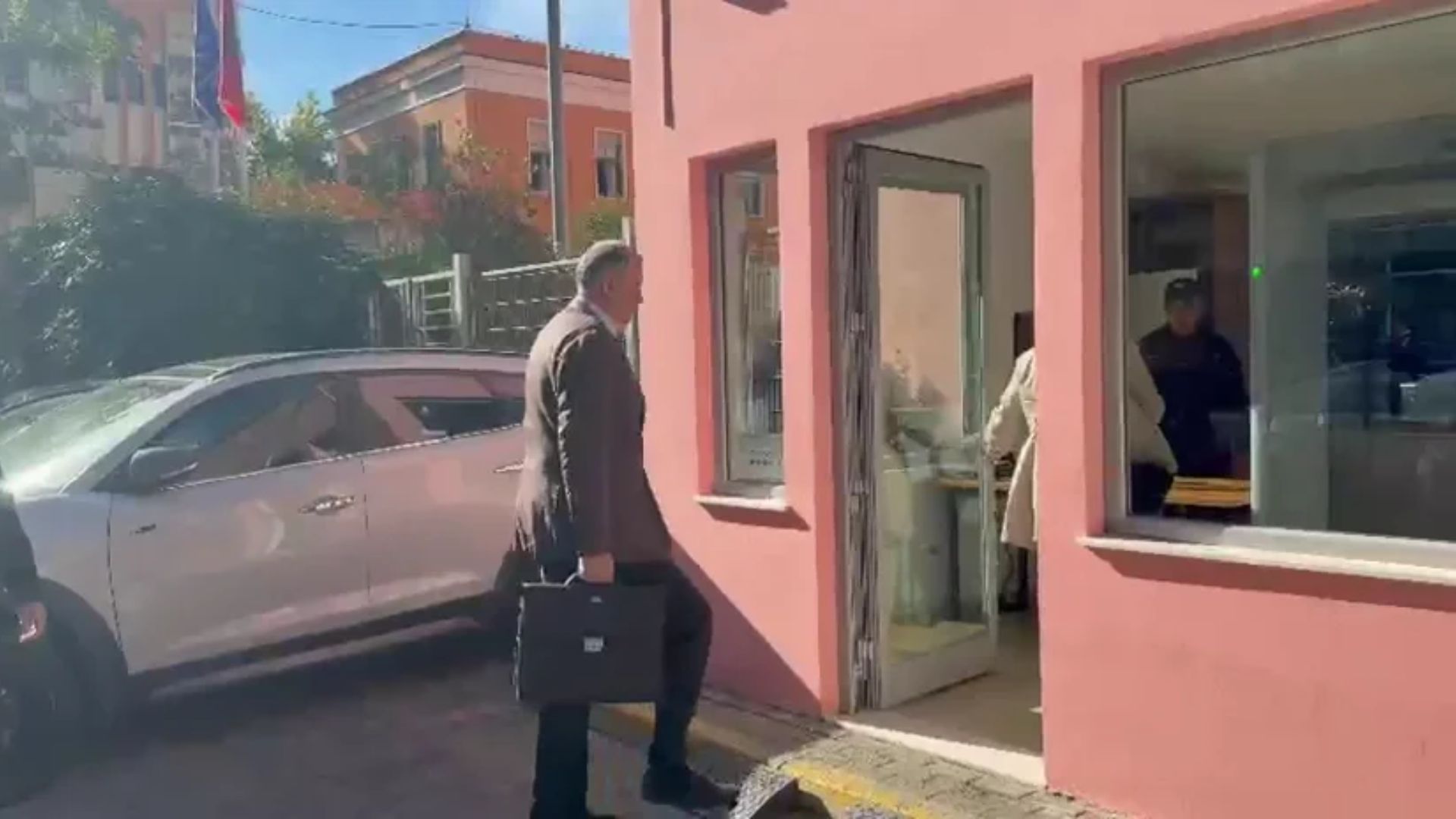 Beqaj paraqitet në GJKKO pa avokat, mungesa lidhet me bojkotin ndaj rregullores