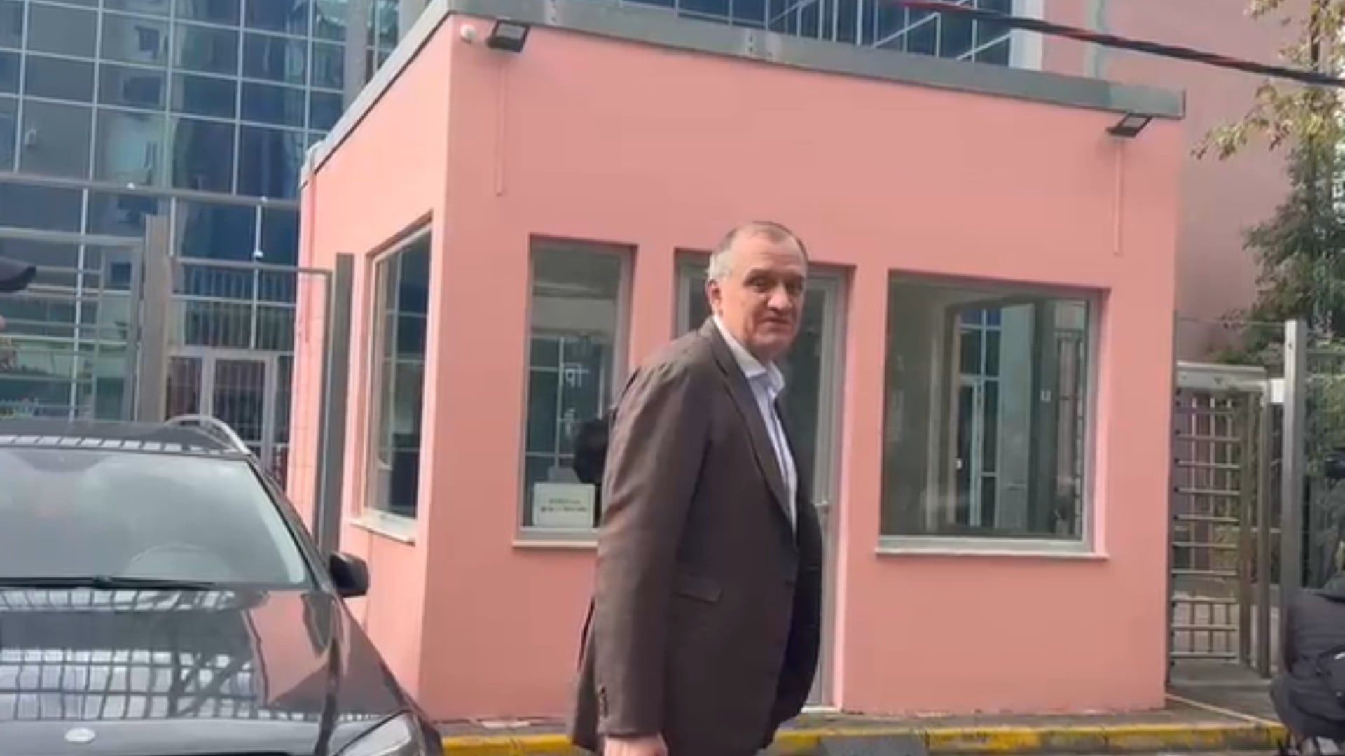 Ilir Beqaj del pa avokat në GJKKO, shtyhet sërish seanca për dosjen SASPAK