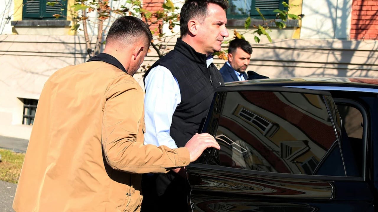 Ndryshojnë kushtet në paraburgim për Erion Veliajn, mbahet i vetëm në qeli dhe del veçmas në ajrim