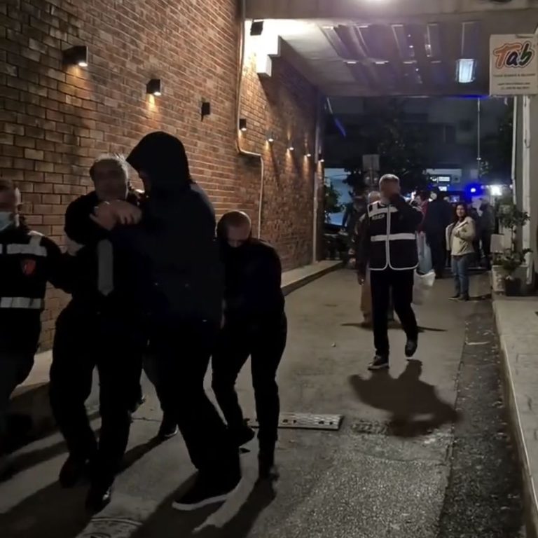 SKANDAL/ Persona të paidentifikuar dyshohet se përdoren për dhunë ndaj qytetarëve, avokati Altin Goxhaj goditet në prani të policisë